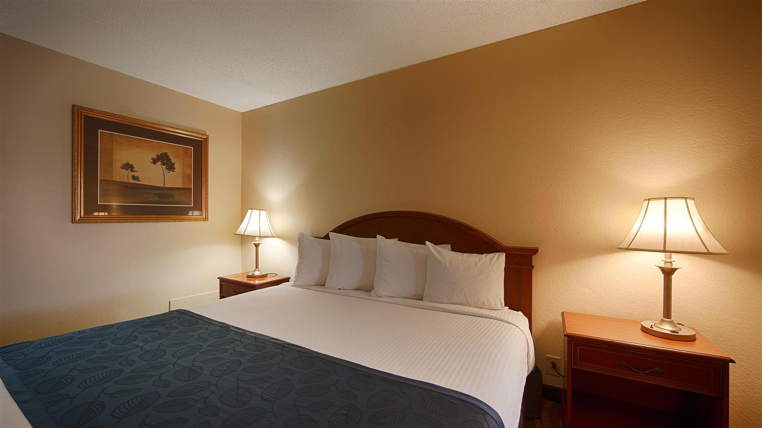 Best Western Windsor Suites Фейетвилл Экстерьер фото