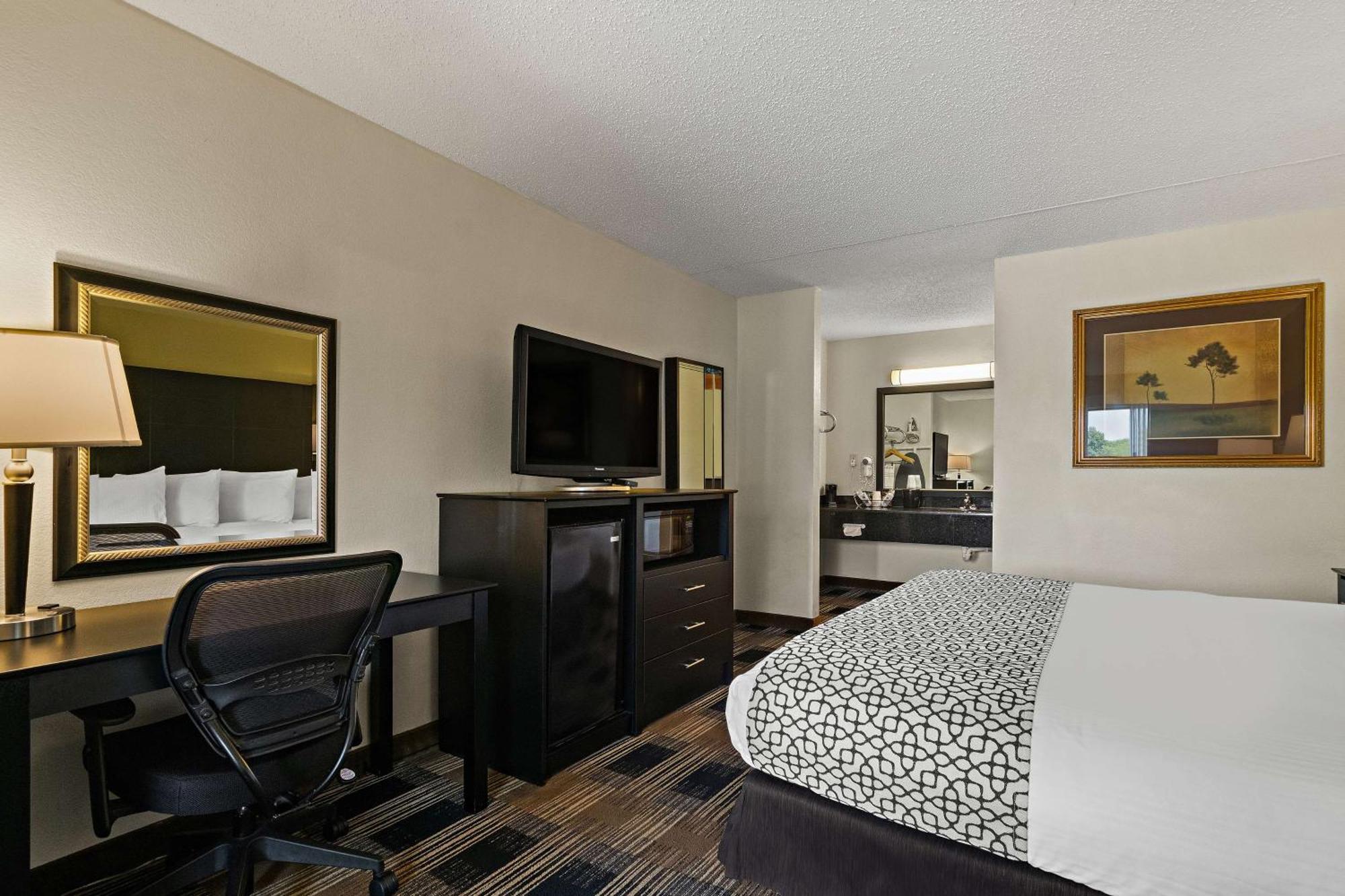 Best Western Windsor Suites Фейетвилл Экстерьер фото
