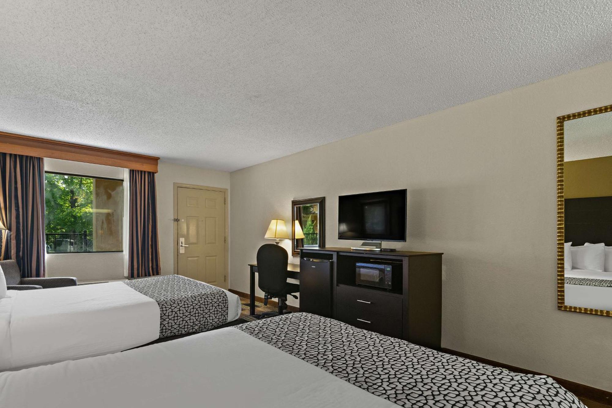 Best Western Windsor Suites Фейетвилл Экстерьер фото