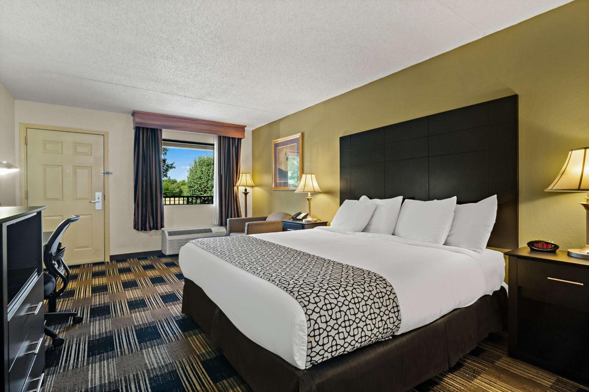 Best Western Windsor Suites Фейетвилл Экстерьер фото