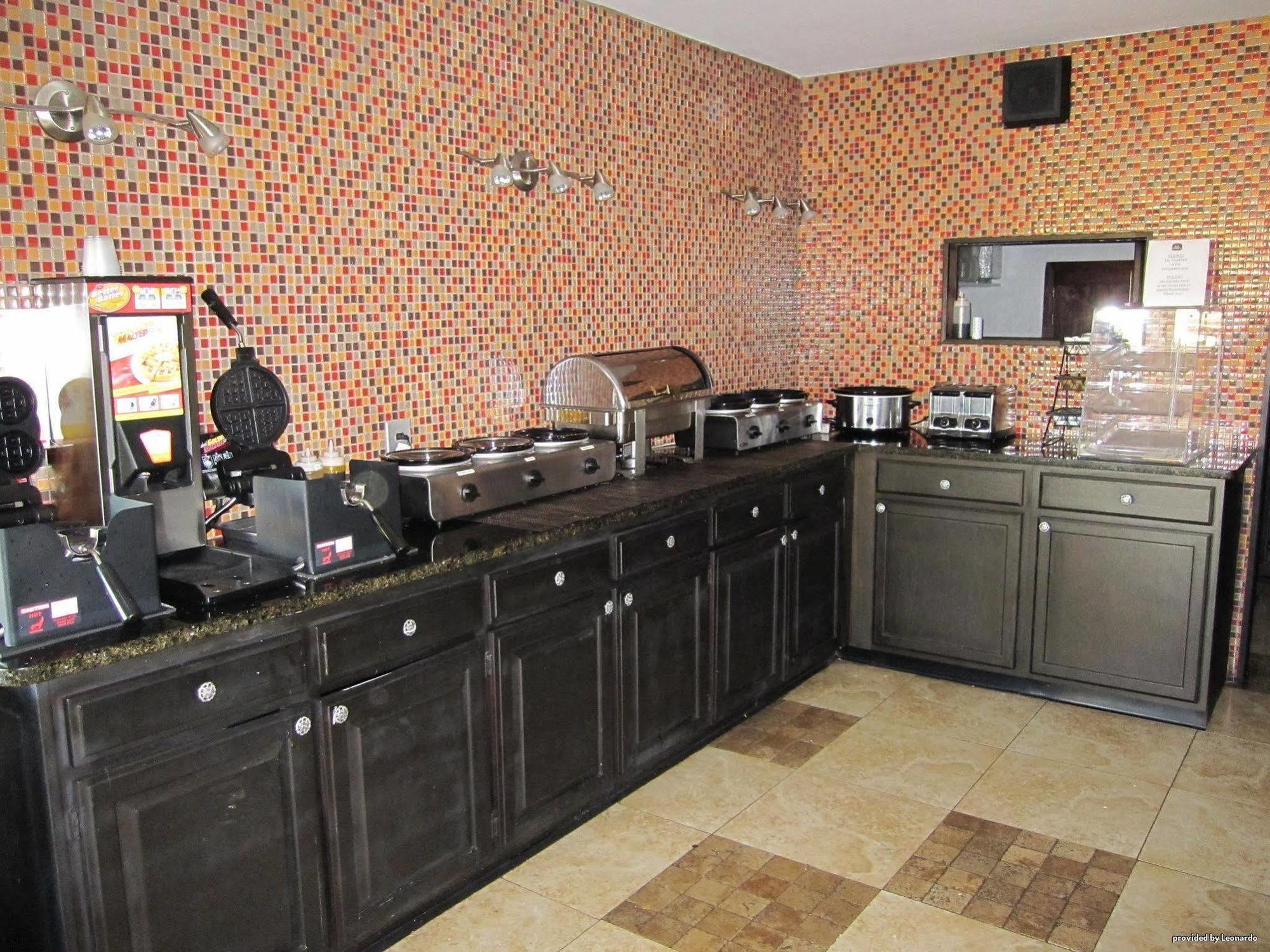 Best Western Windsor Suites Фейетвилл Экстерьер фото